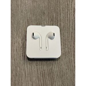 Apple A1748 EarPods Headphones - White w/Lightning Connector